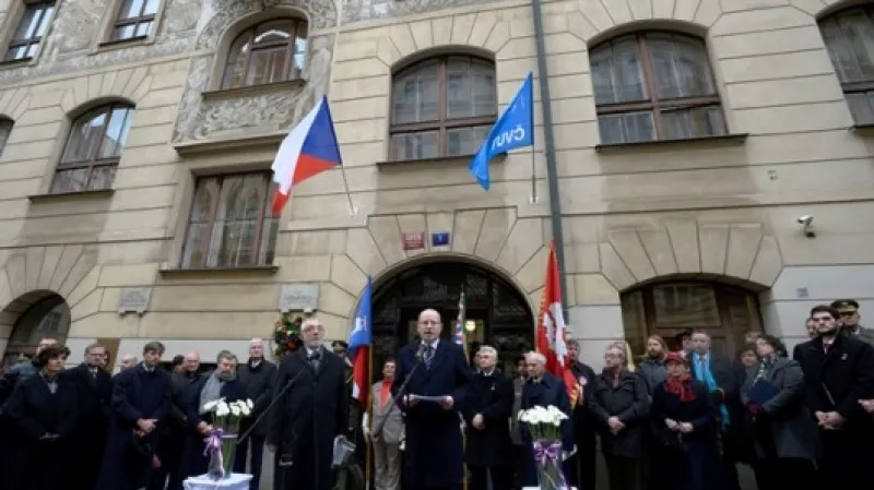 Pieta u Hlávkovy koleje v Praze