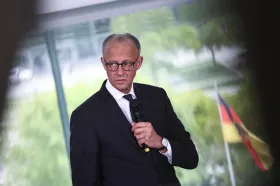 Kancléř Merz vyhlásil národní nouzovou situaci v otázce azylu, píše Die Welt