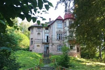 Náchod kupuje lázeňskou vilu Panzinka