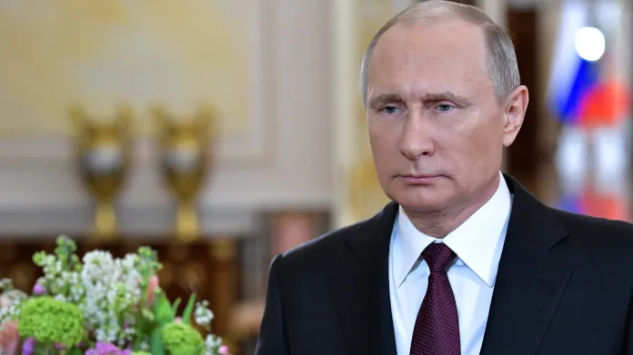 Vladimir Putin pogratuloval ženám k MDŽ