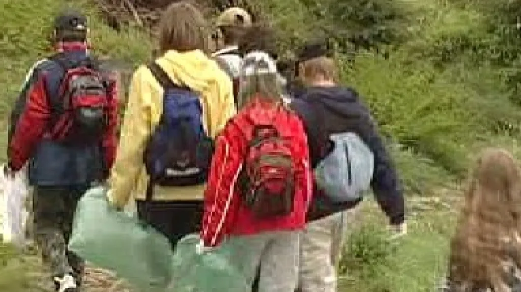 Žáci vyrážejí do Krkonoš sbírat odpadky