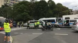 Srážka tří policejních a dvou civilních aut