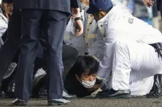 Muž na mítinku japonského premiéra hodil dýmovnici. Kišida vyvázl bez zranění