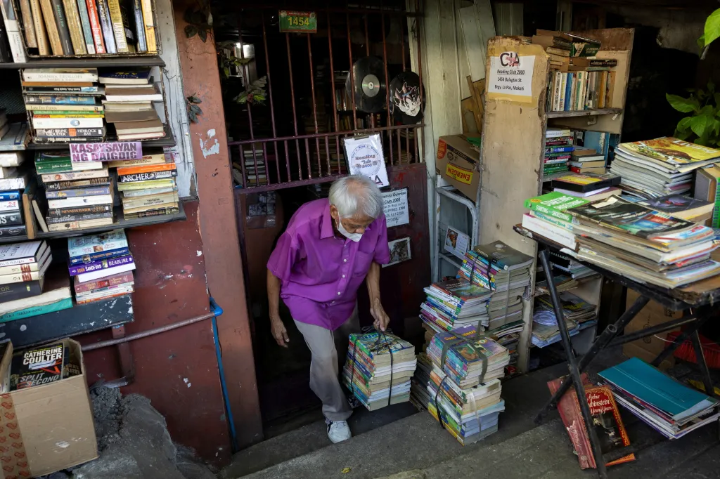 Knihy si mohou lidé nejen půjčit, ale i bezplatně odnést domů