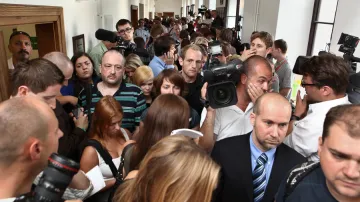 U Krajského soudu v Praze začíná za velkého zájmu médií hlavní líčení v kauze Rath