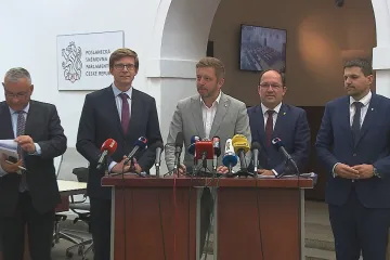 Vláda schválila dohodu s obcemi kolem gigafactory či valorizace odměn zastupitelů