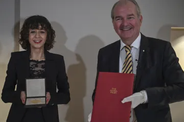 Předávání Nobelových cen se letos nese ve znamení covidu. Tradiční ceremoniál se nekoná