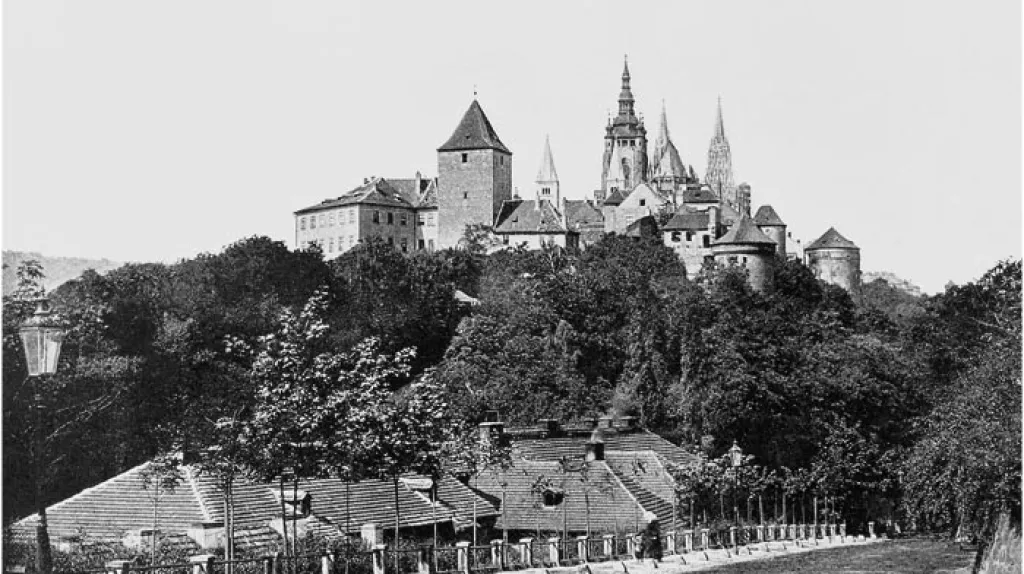 Chotkova ulice z Klárova na Hrad