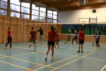 Souboj ve florbalu a přehazované v Jilemnici