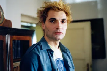 „Lidi tady málo hulej’.“ Do kin se (proto) vrací Samotáři