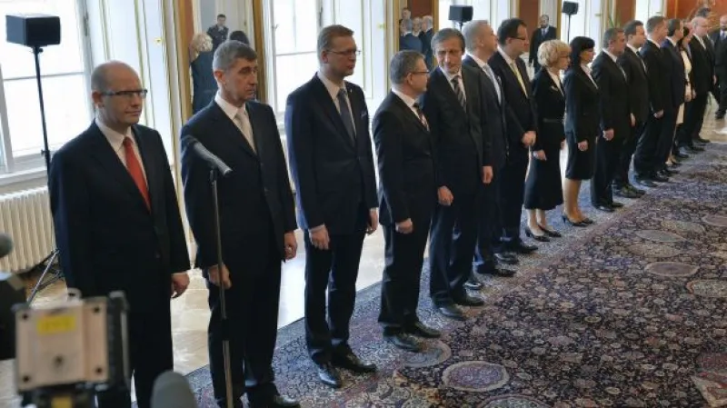 Vláda má za sebou první jednání. Jaké má priority?