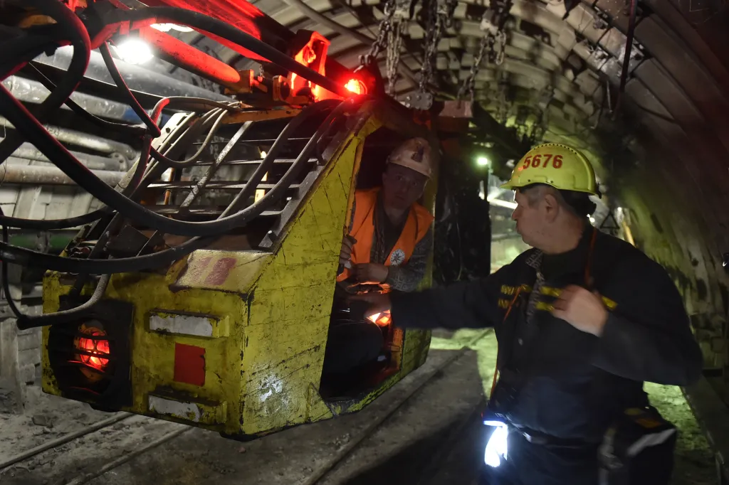 Těžba skončila, protože už tam firma vydobyla všechny ekonomicky rentabilní zásoby. Investice do otevření nových slojí pod současným nejhlubším patrem by přišly na miliardy, což si OKD, která se zmítá v ekonomických potížích, nemohla dovolit