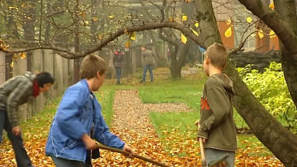 Děti před třineckou základní školou