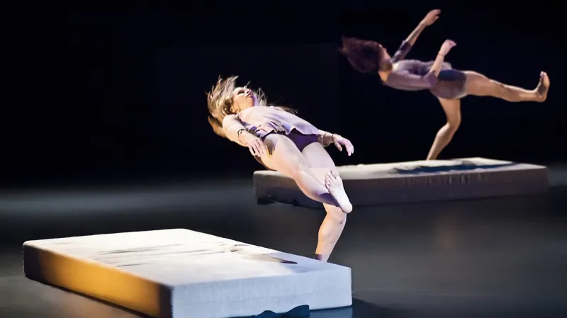 DekkaDancers / Umíněnost ztracených