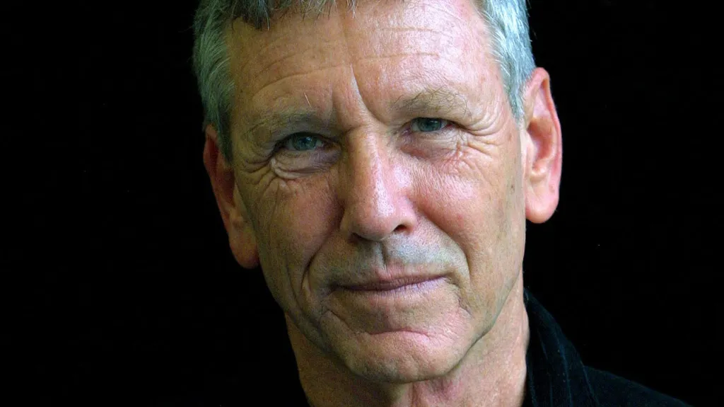Amos Oz