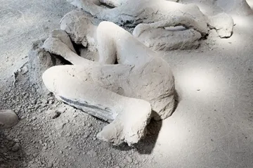 Archeologové nově přiblížili příběh lékaře, který zahynul v Pompejích