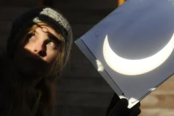 Ranní obloha nabídla pohled na zatmění Slunce