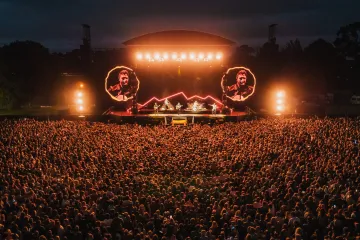 Nový Zéland je nejlepší v covidu, tvrdí studie. Díky tomu tam na koncert může přijít i třicet tisíc lidí