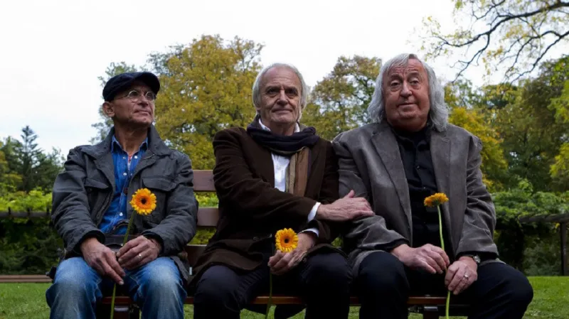 Oldřich Kaiser, Jiří Lábus a francouzský herec Didier Flamand (uprostřed) ve filmu Klauni