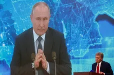 „Kdo ho potřebuje?“ Putin na výroční tiskové konferenci odmítl obvinění z otravy Navalného
