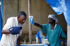 Kongo sužuje jedna z nejhorších epidemií eboly. Lékaře navíc vraždí místní milice