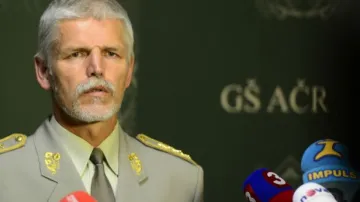 Náčelník generálního štábu: Je s podivem, že voják výbuch přežil