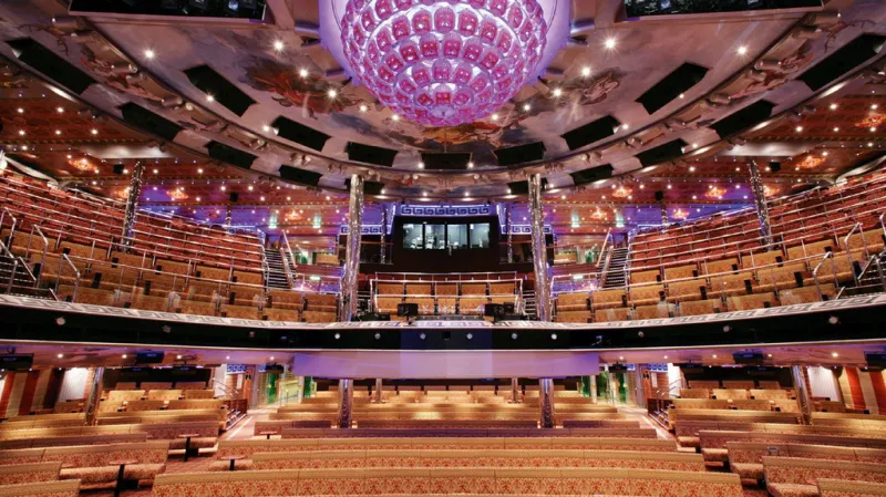 Interiér lodi Costa Concordia