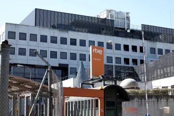 Důvěra Španělů v tradiční média v éře AI roste, ukazuje report