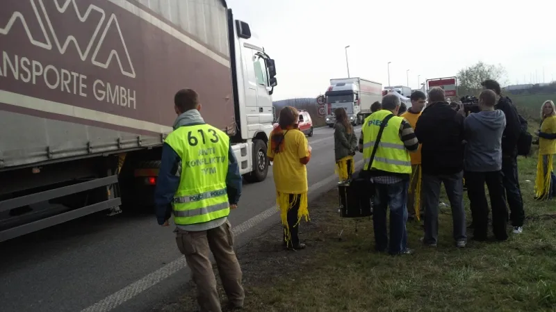 Aktivisté na hraničním přechodu v Mikulově