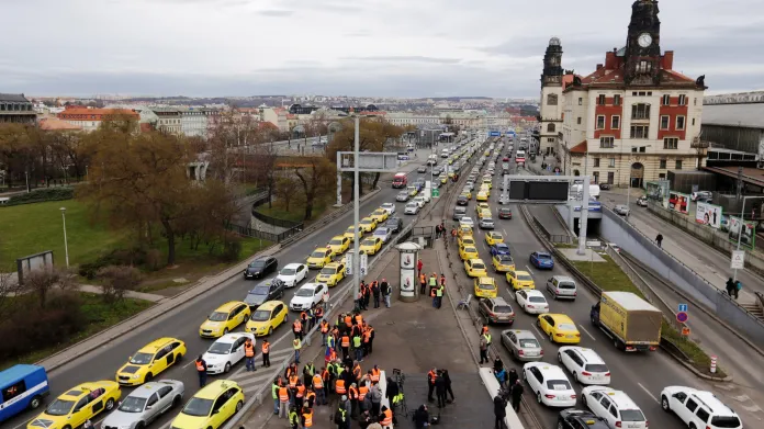 Protest taxikářů na pražské magitrále