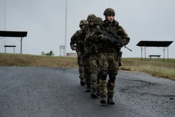 Nábor nováčků se armádě daří. Za deset let chce mít 30 tisíc profesionálů