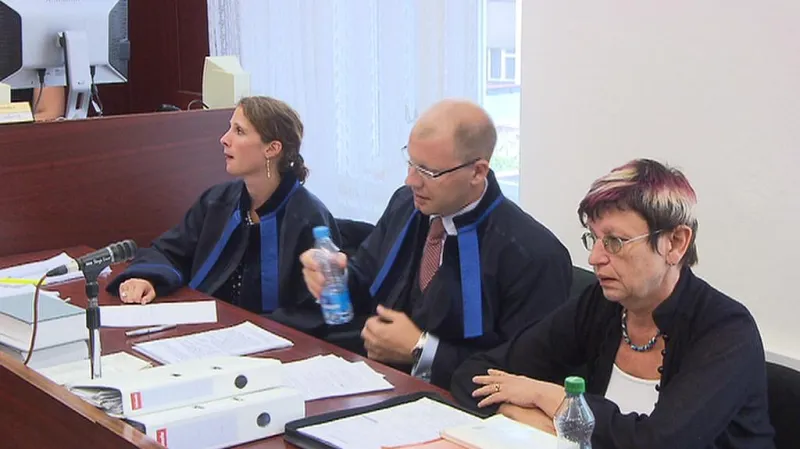 Za ublížení při porodu dostala porodní asistentka podmínku.