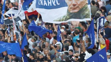 Demonstrace proti zatčení Mladiče v Bělehradě