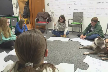 Děti se trápí čím dál víc. Linka bezpečí spustila kampaň Zvládni 20