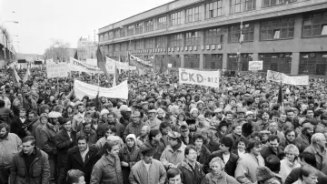 Generální stávka před ČKD, 27. listopadu 1989