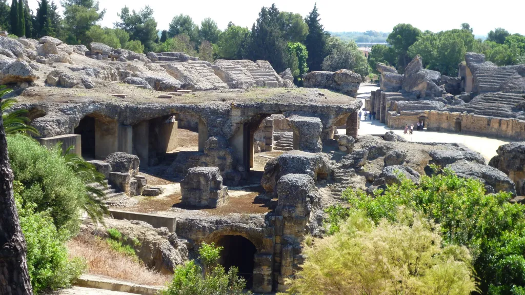 Ruiny starověkého amfiteátru