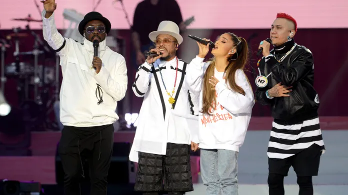 Ariana Grande mimo jiné zazpívala s kapelou Black Eyed Peas slavný hit Where Is the Love