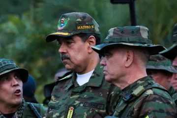 Vojenská přítomnost USA v Karibiku má přimět venezuelskou armádu ke vzpouře, míní analytici