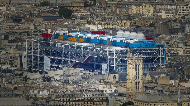 Kontroverzní pařížské kulturní centrum a muzem Centre Georges Pompidou slaví 40 let.