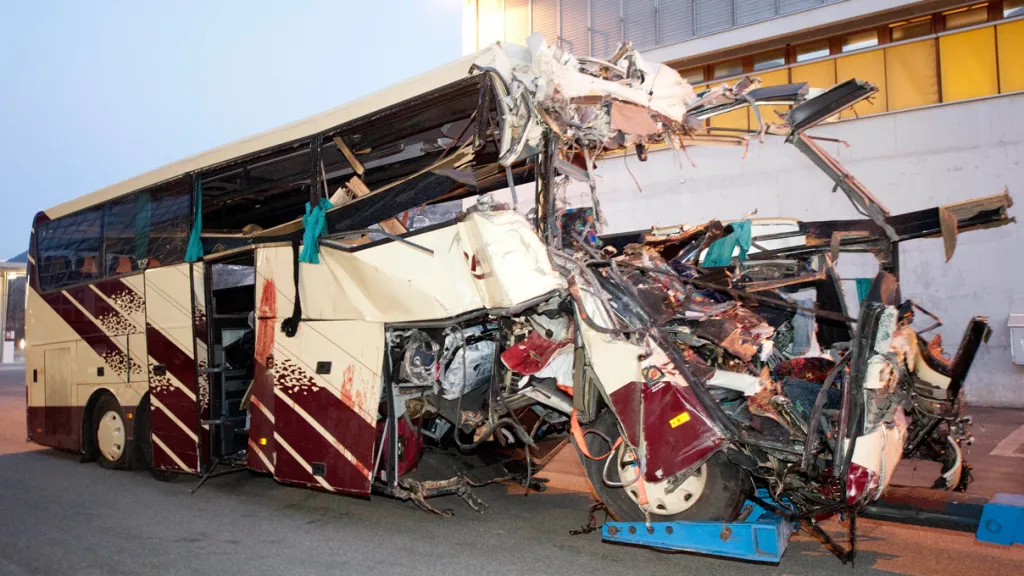 Tragická nehoda belgického autobusu ve Švýcarsku