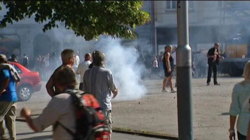 Na protiromský pochod vyrazili extremisté v řadě měst