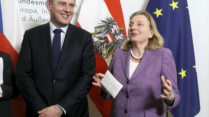 Tomáš Petříček a Karin Kneisslová