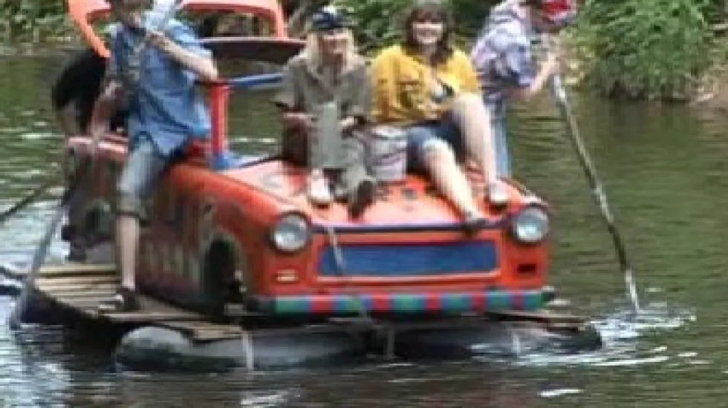 Plovoucí trabant při Oslaviádě