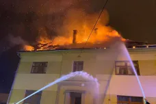 Při požáru bytového domu v Moravském Berouně na Olomoucku zemřel jeden člověk