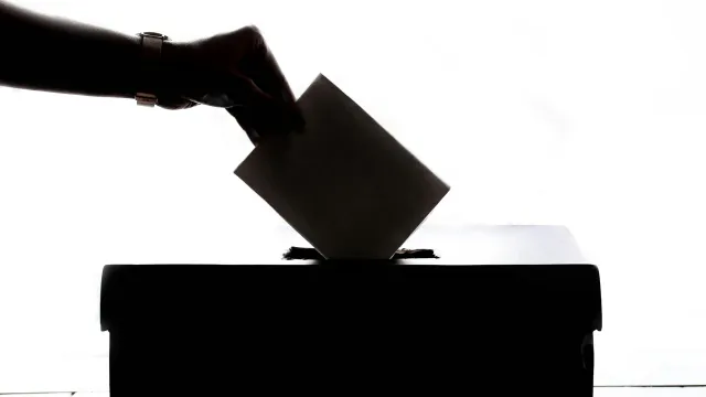 Vláda prosazuje odklad některých změn souvisejících s volbami