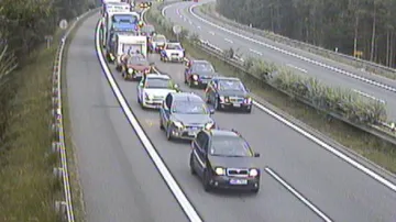 Kolona před nehodou na D1