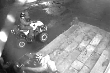 Zloději na horách kradou o 106. Nezastaví je kamery ani světla