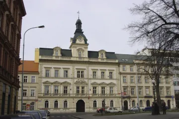 Stopy kyberútoku na úřad Prahy 5 vedou do Švýcarska a Íránu, zjistila policie. Útočníka nenašla
