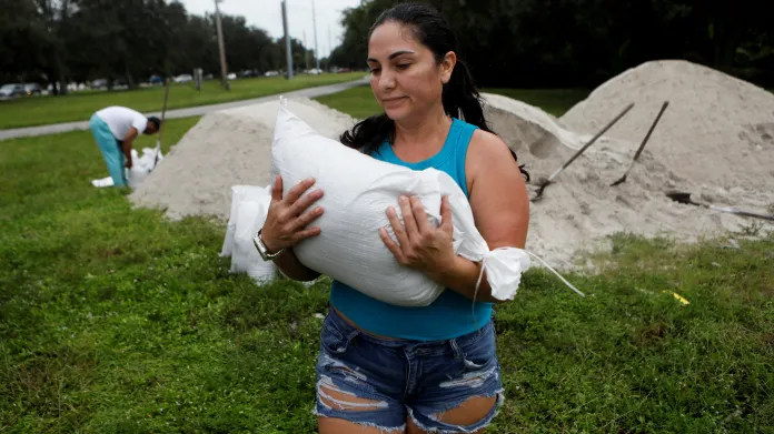 Florida se chystá na hurikán Milton