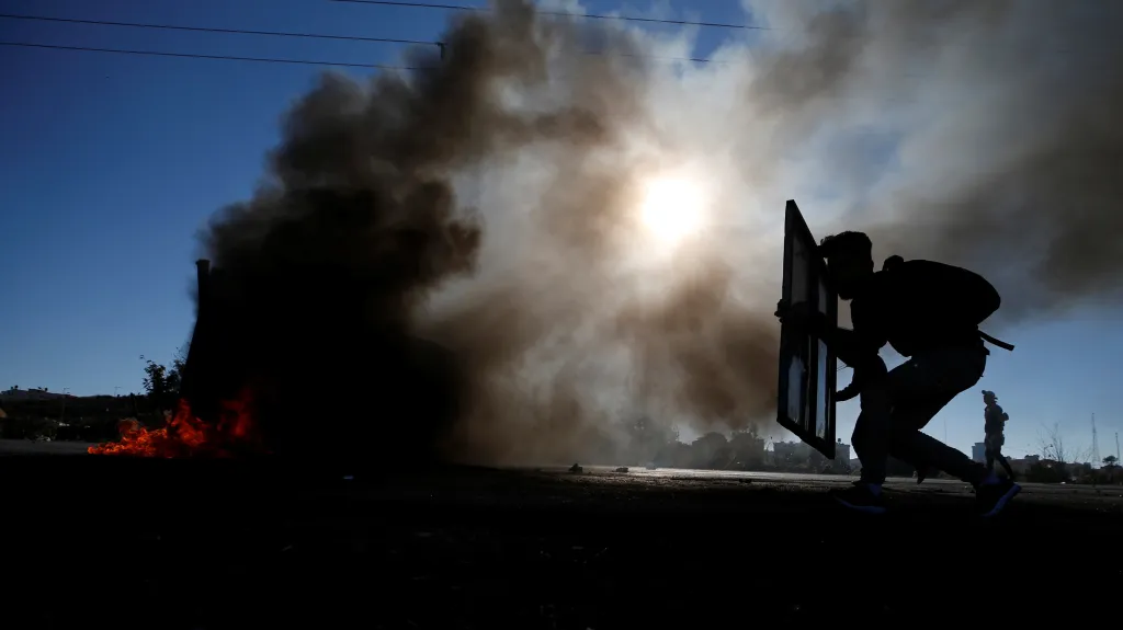 Střety Palestinců s izraelskými vojáky u Ramalláhu